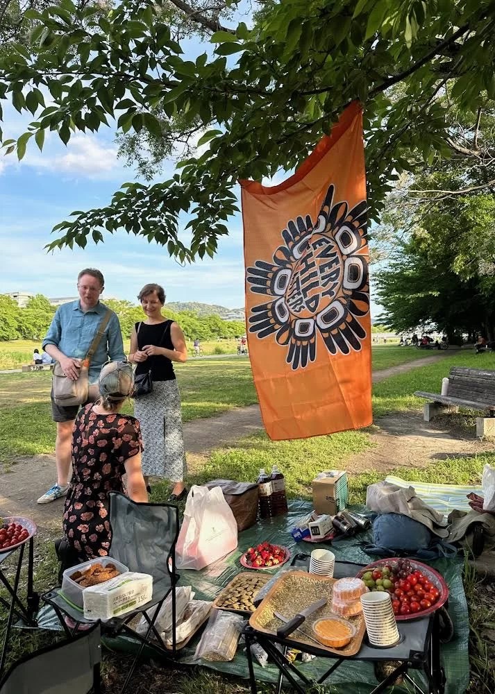 Robert, wife and food (photo by Jann Williams)